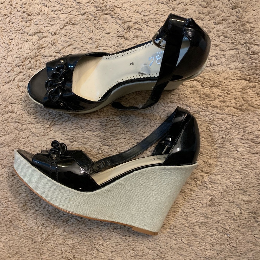 Show like new original BCBG
